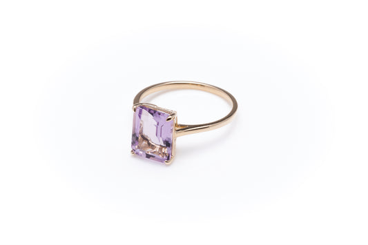 Amethyst Ring 10x8  mm 9K Gold